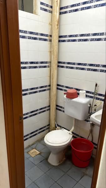 Shop / Office for Rent in Ampang (Selangor) - Hanz Low - Bathroom - PropertyGuru.com.my