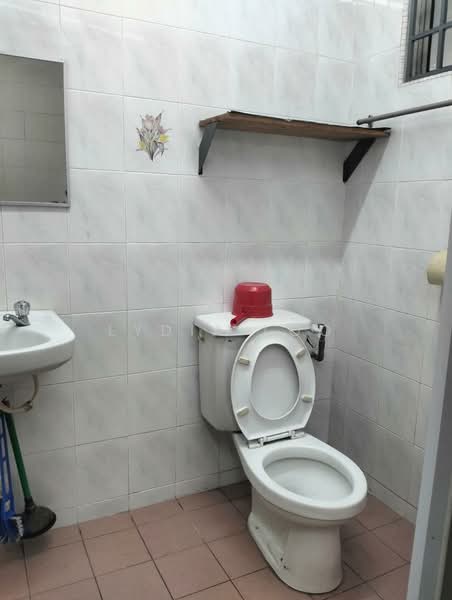 Terraced House for Sale in Usj 13 (Subang Jaya) - Lydia Loo - Bathroom - PropertyGuru.com.my