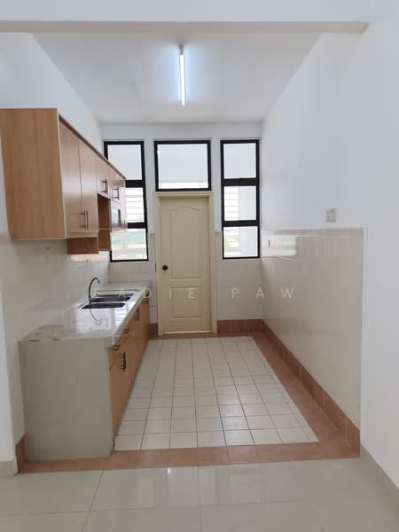 Condominium for Rent at Pelangi Utama 2 - Eadie Paw - Kitchen - PropertyGuru.com.my