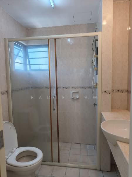 Condominium for Rent at Pelangi Utama 2 - Eadie Paw - Bathroom - PropertyGuru.com.my