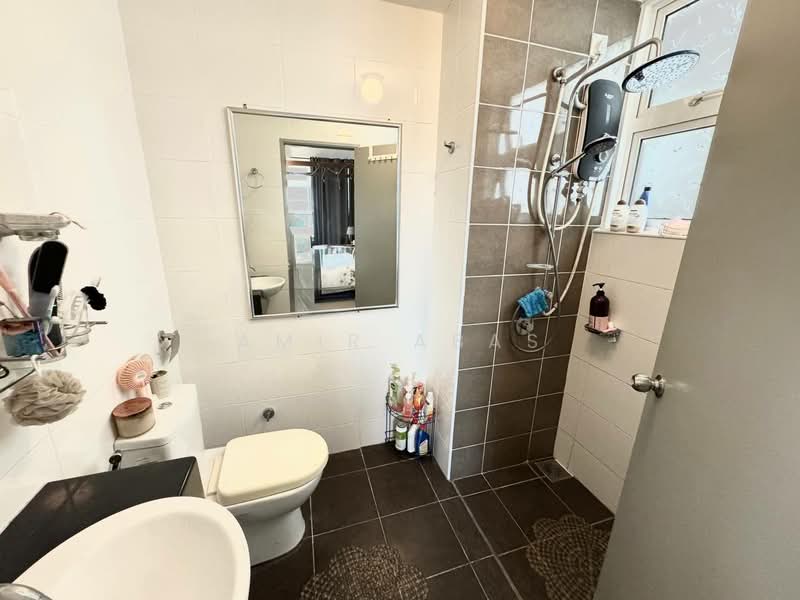 Kondominium untuk Disewa di Dwiputra Residences - Amir Abas - Bathroom - PropertyGuru.com.my