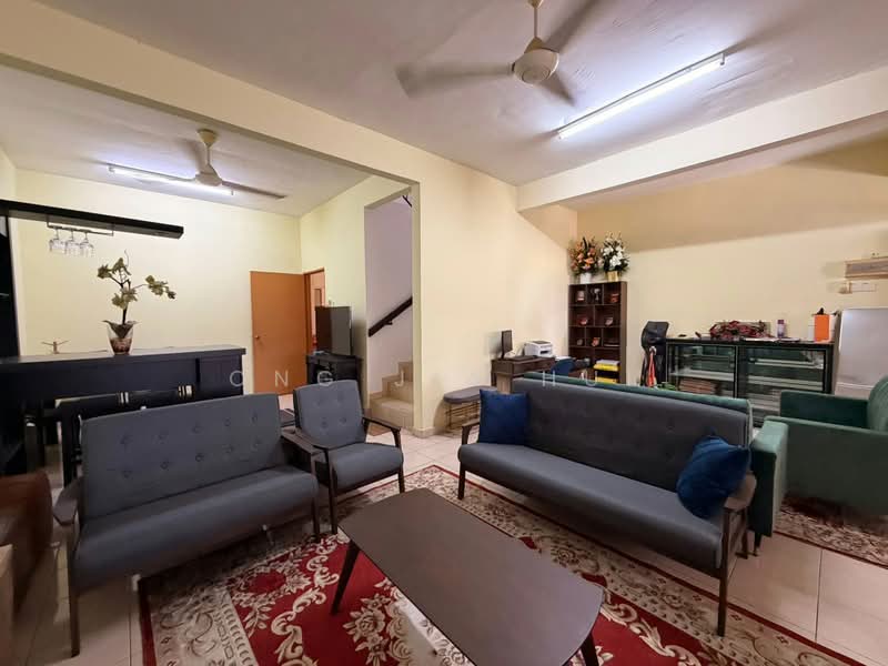 Rumah Teres 2 Tingkat untuk Dijual di Taman Bukit Chedang (Seremban) - Ong Jia Hui - Living Room - PropertyGuru.com.my