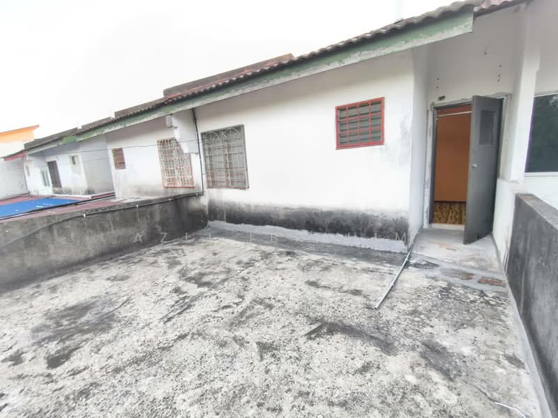 2-storey Terraced House for Sale in Balakong (Selangor) - Azli Ibrahim - Exterior - PropertyGuru.com.my
