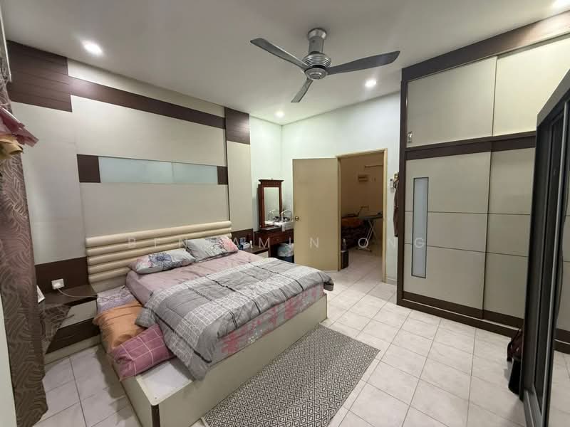 2-storey Terraced House for Sale in Taman Mount Austin (Tebrau) - Benjamin Ong - Bedroom - PropertyGuru.com.my