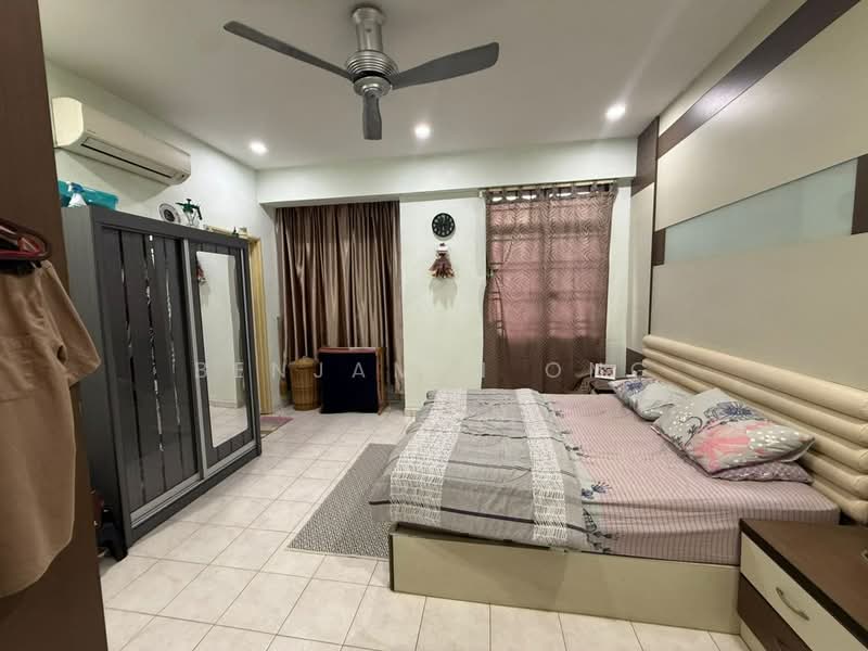 2-storey Terraced House for Sale in Taman Mount Austin (Tebrau) - Benjamin Ong - Bedroom - PropertyGuru.com.my