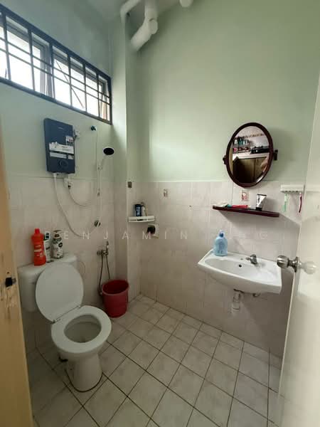 2-storey Terraced House for Sale in Taman Mount Austin (Tebrau) - Benjamin Ong - Bathroom - PropertyGuru.com.my