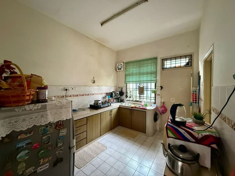 2-storey Terraced House for Sale in Taman Mount Austin (Tebrau) - Benjamin Ong - Kitchen - PropertyGuru.com.my