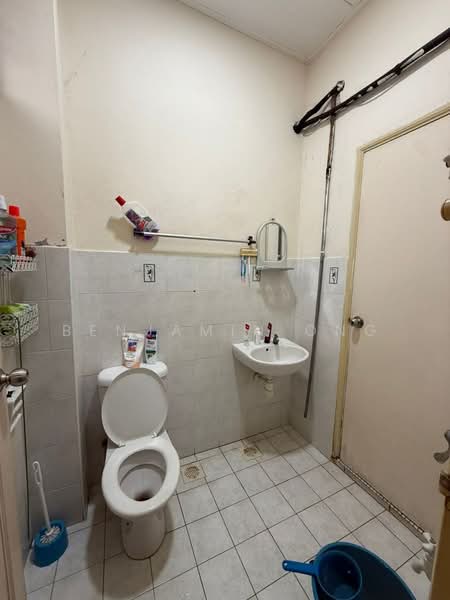 2-storey Terraced House for Sale in Taman Mount Austin (Tebrau) - Benjamin Ong - Bathroom - PropertyGuru.com.my
