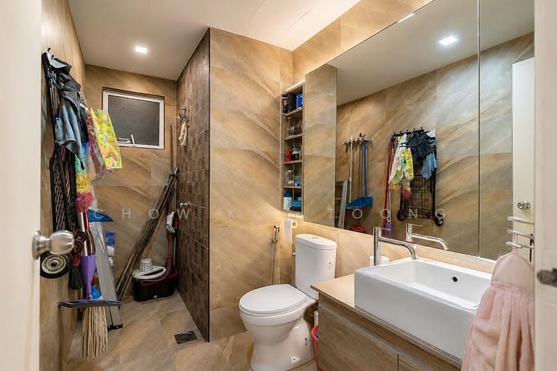 Servis Apartment untuk Dijual di Koi Kinrara - Chow Kok Toong - Bathroom - PropertyGuru.com.my