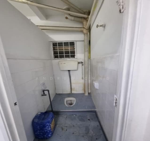 Shop for Rent in Bukit Sentosa (Rawang) - Andrew Chng - Bathroom - PropertyGuru.com.my