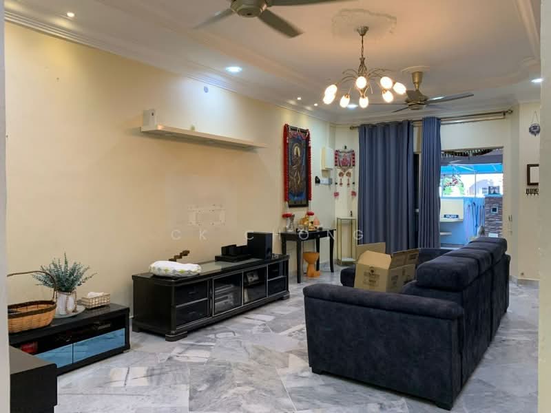 3-storey Terraced House for Sale in Batu 9 (Cheras) - CK Chong - Living Room - PropertyGuru.com.my