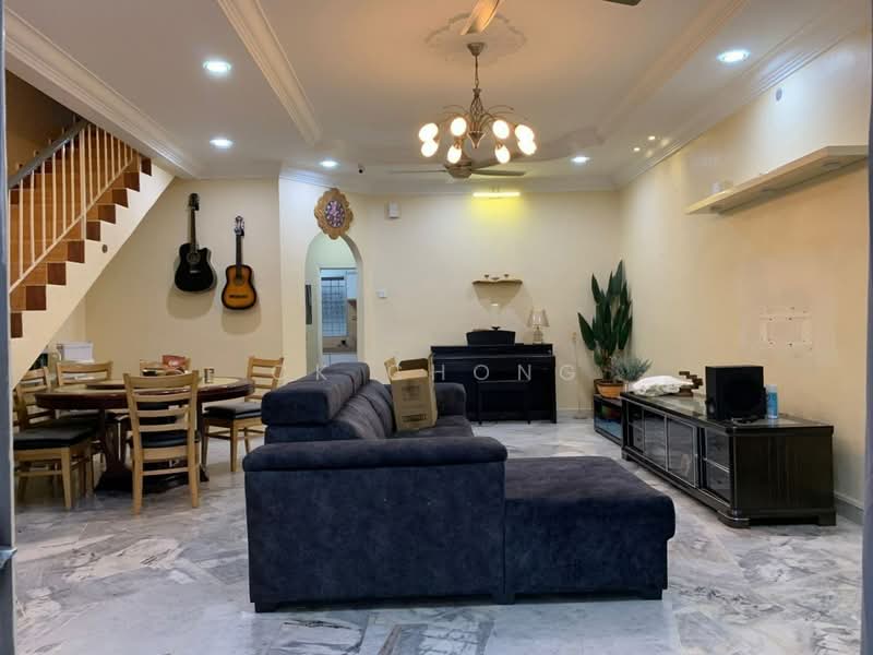 3-storey Terraced House for Sale in Batu 9 (Cheras) - CK Chong - Living Room - PropertyGuru.com.my