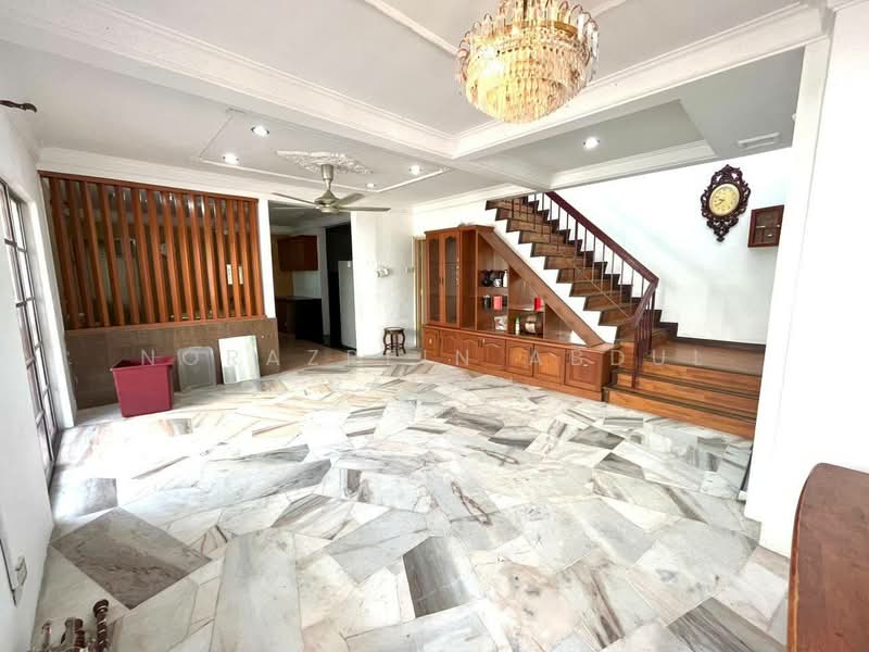 2-storey Terraced House for Sale in Bandar Puncak Alam (Puncak Alam) - Norazrein Abdul Raman - Living Room - PropertyGuru.com.my