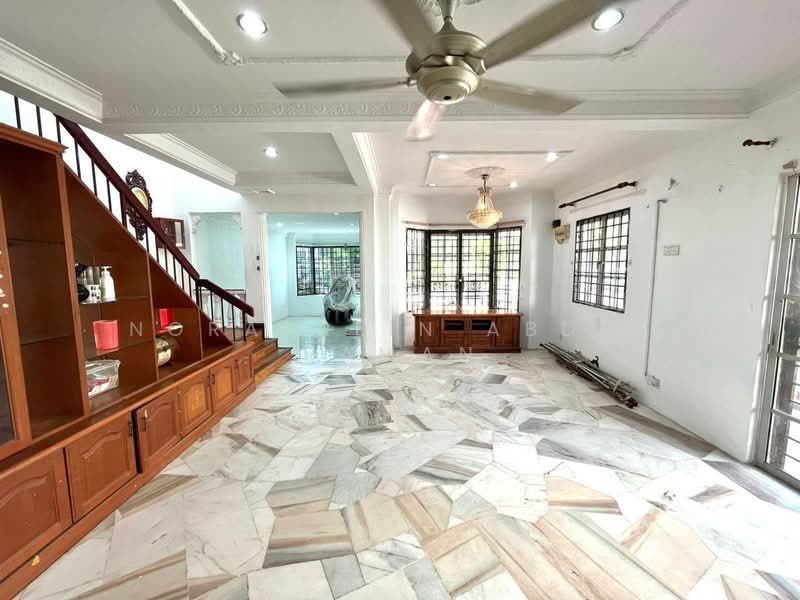 2-storey Terraced House for Sale in Bandar Puncak Alam (Puncak Alam) - Norazrein Abdul Raman - Living Room - PropertyGuru.com.my