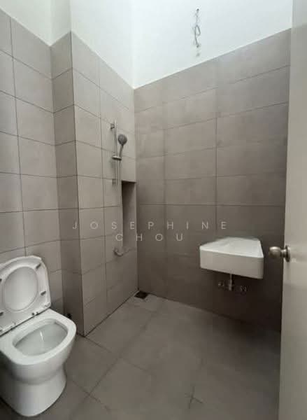 Semi-Detached House for Sale in Telok Panglima Garang (Selangor) - Josephine Chou - Bathroom - PropertyGuru.com.my