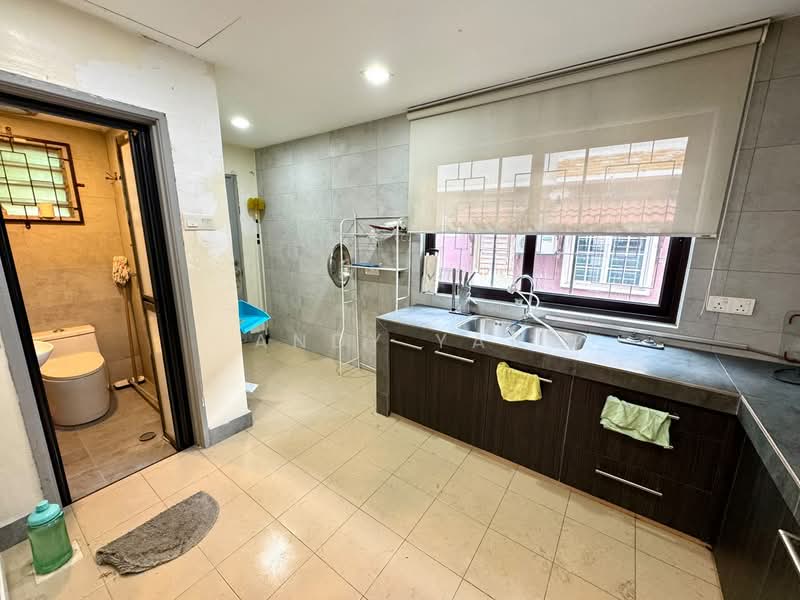 Rumah Teres 2 Tingkat untuk Dijual di Kota Emerald (Rawang) - Andy Yap - Kitchen - PropertyGuru.com.my