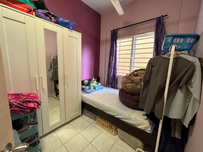 Pangsapuri untuk Dijual di Pangsapuri Seroja - Fazie Noor - Bedroom - PropertyGuru.com.my
