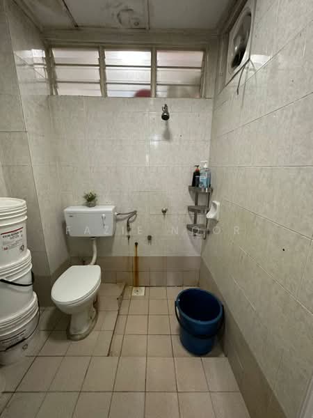 Pangsapuri untuk Dijual di Pangsapuri Seroja - Fazie Noor - Bathroom - PropertyGuru.com.my