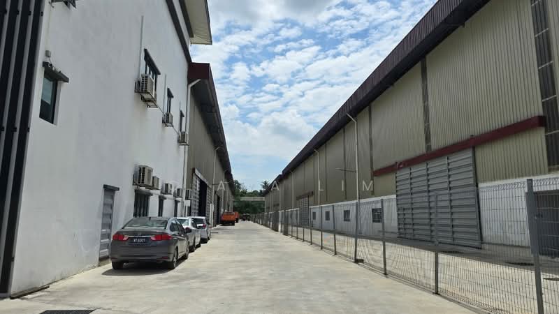 Gudang untuk Disewa di Kampung Baru Subang (Sungai Buloh) - Ciana Lim - Exterior - PropertyGuru.com.my