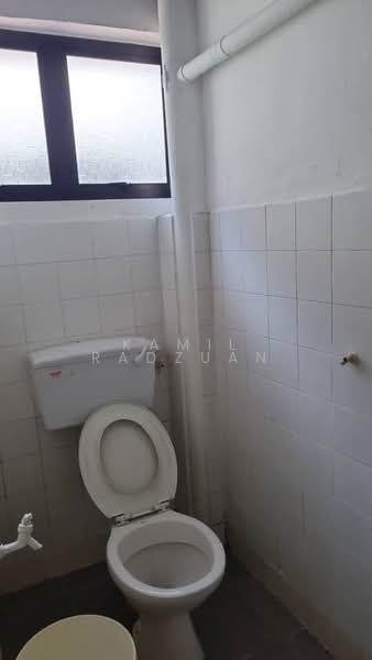 Shop / Office for Rent in Bandar Teknologi Kajang (Kajang) - Kamil Radzuan - Bathroom - PropertyGuru.com.my