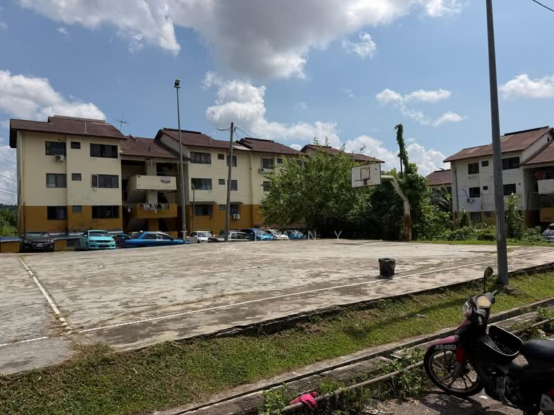 Flat for Sale at Flat Bandar Selesa Jaya @ Jalan Silat Gayong - Stephany . - Exterior - PropertyGuru.com.my