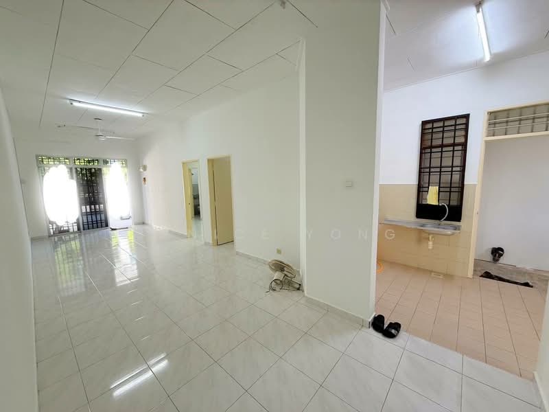 1-storey Terraced House for Sale in Bandar Pulai Jaya (Kulai) - Janice Yong - Living Room - PropertyGuru.com.my
