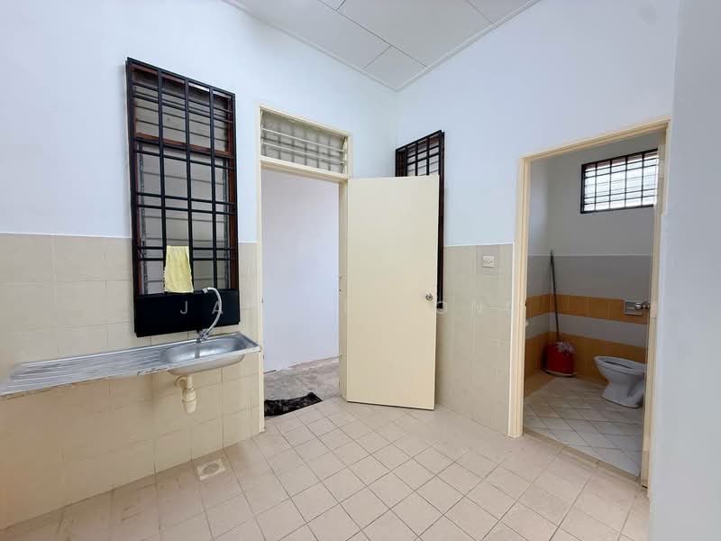 1-storey Terraced House for Sale in Bandar Pulai Jaya (Kulai) - Janice Yong - Kitchen - PropertyGuru.com.my
