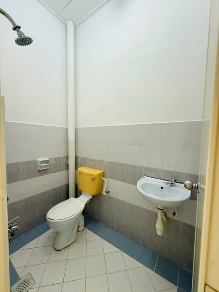 1-storey Terraced House for Sale in Bandar Pulai Jaya (Kulai) - Janice Yong - Bathroom - PropertyGuru.com.my