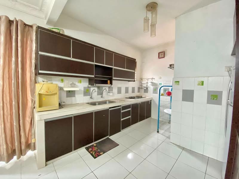 Townhouse for Sale in Selayang (Selangor) - Azli Ibrahim - Kitchen - PropertyGuru.com.my