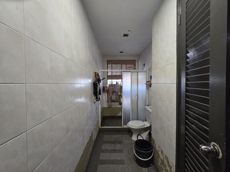 Terraced House for Sale in Alam Damai (Cheras) - Mahirah . - Bathroom - PropertyGuru.com.my