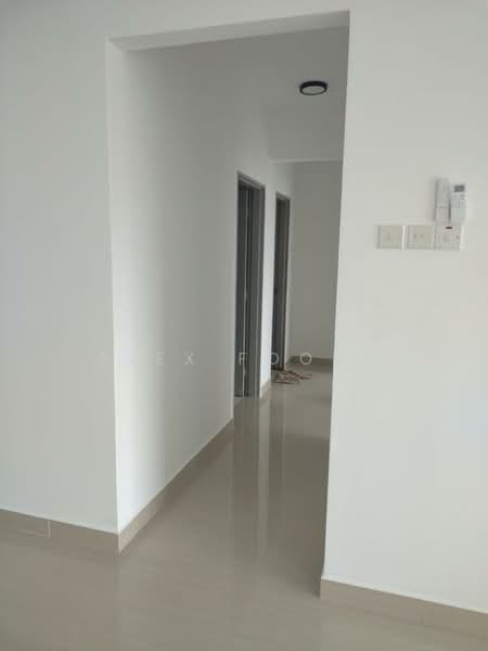 Kondominium untuk Disewa di Casa Idaman - Alex Foong - Corridor - PropertyGuru.com.my