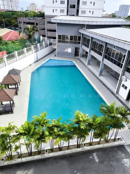 Kondominium untuk Disewa di Casa Idaman - Alex Foong - Pool - PropertyGuru.com.my
