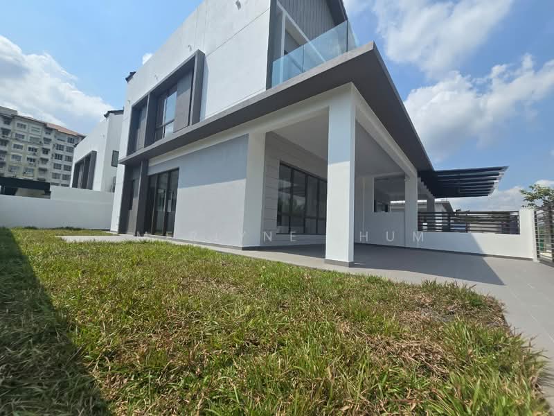 Rumah Berkembar untuk Dijual di Bandar Bukit Puchong (Puchong) - Emerlyne Shum - Exterior - PropertyGuru.com.my