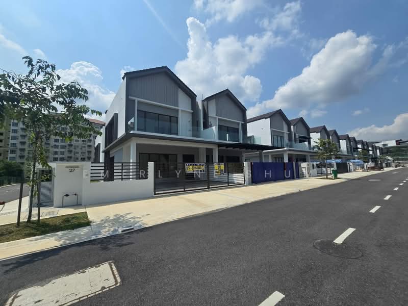 Rumah Berkembar untuk Dijual di Bandar Bukit Puchong (Puchong) - Emerlyne Shum - Exterior - PropertyGuru.com.my