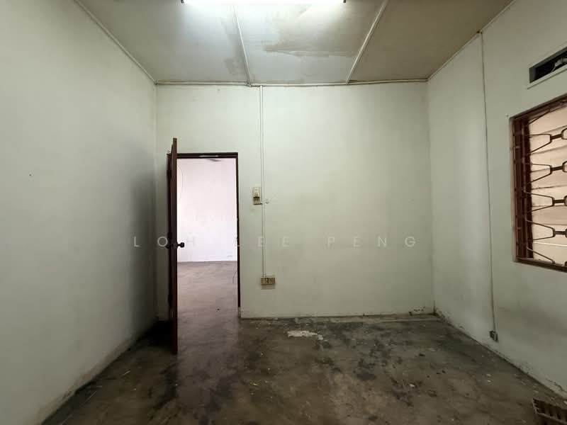 1-storey Terraced House for Sale in Taman Abad (Johor Bahru) - Loh Lee Peng - PropertyGuru.com.my