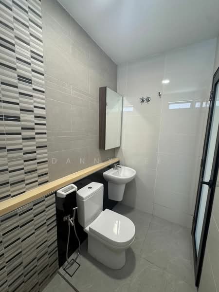 2-storey Terraced House for Sale in Bandar Kinrara (Selangor) - Danny Lee - Bathroom - PropertyGuru.com.my