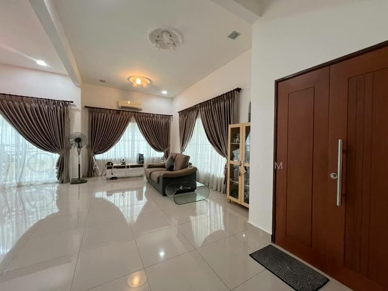 Rumah Berkembar untuk Dijual di Bandar Tasik Kesuma (Beranang) - Azli Ibrahim - Living Room - PropertyGuru.com.my