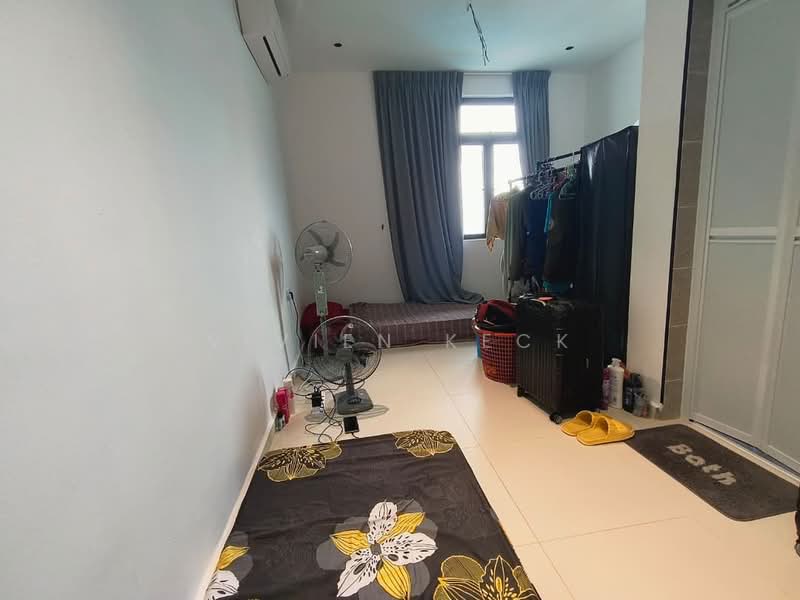 Apartment for Sale at D'Secret Garden (Pangsapuri Kempas Indah) - Vivien Keck - Bedroom - PropertyGuru.com.my