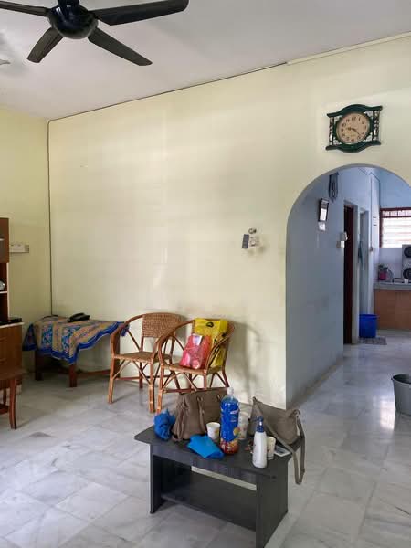 2-storey Terraced House for Sale in Taman Song Choon (Ipoh) - Sam Lam - Living Room - PropertyGuru.com.my