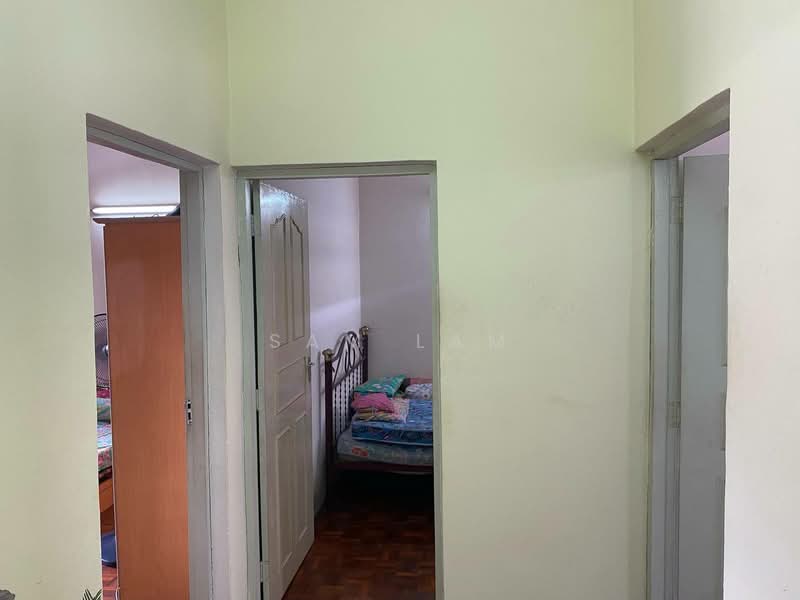 2-storey Terraced House for Sale in Taman Song Choon (Ipoh) - Sam Lam - Bedroom - PropertyGuru.com.my