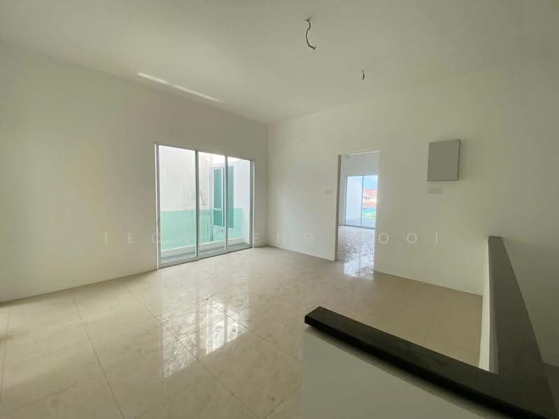2-storey Terraced House for Sale in Ipoh (Perak) - Oscar Teoh - Living Room - PropertyGuru.com.my