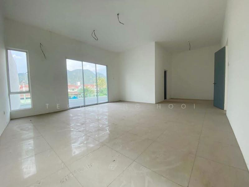 2-storey Terraced House for Sale in Ipoh (Perak) - Oscar Teoh - Living Room - PropertyGuru.com.my