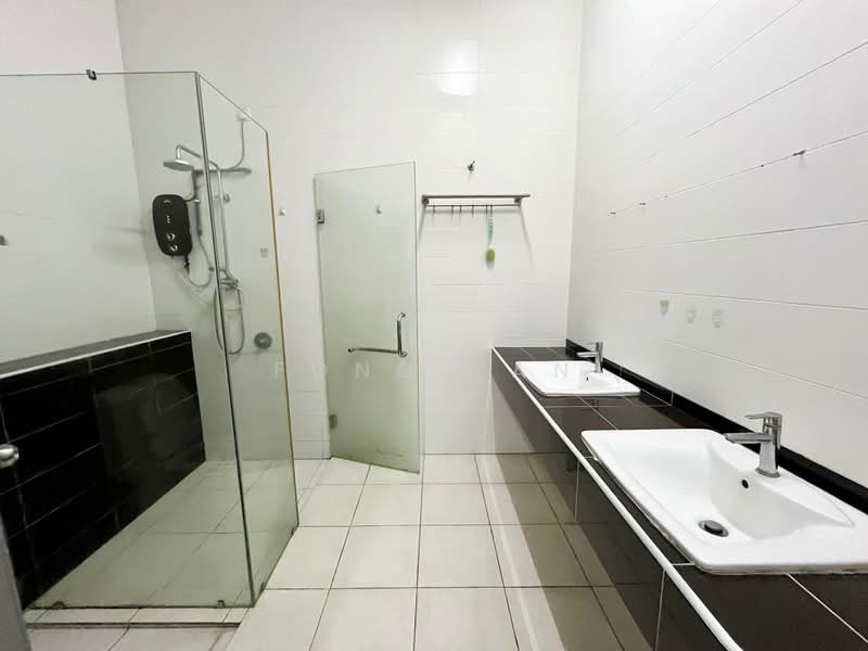 2-storey Terraced House for Rent in Setia Indah 12 (Setia Alam) - Fong Yan - Bathroom - PropertyGuru.com.my
