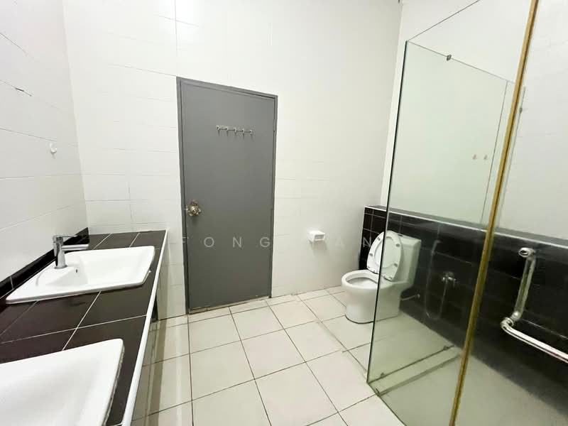 2-storey Terraced House for Rent in Setia Indah 12 (Setia Alam) - Fong Yan - Bathroom - PropertyGuru.com.my