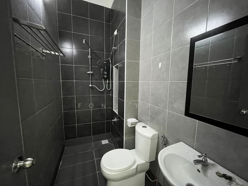 2-storey Terraced House for Rent in Setia Indah 12 (Setia Alam) - Fong Yan - Bathroom - PropertyGuru.com.my