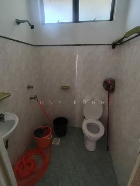 Semi-Detached House for Rent in Kinarut (Papar) - Tony Kong - Bathroom - PropertyGuru.com.my