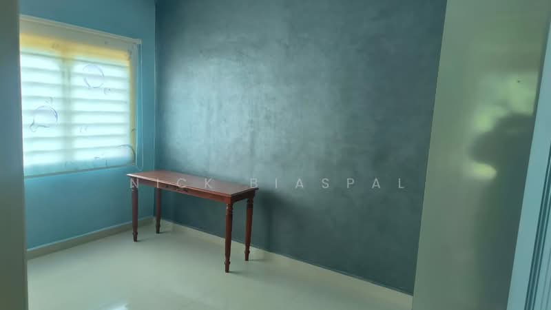 Semi-Detached House for Rent in Taman Persiaran Desa (Seputeh) - Nick Biaspal - Bedroom 2 - PropertyGuru.com.my