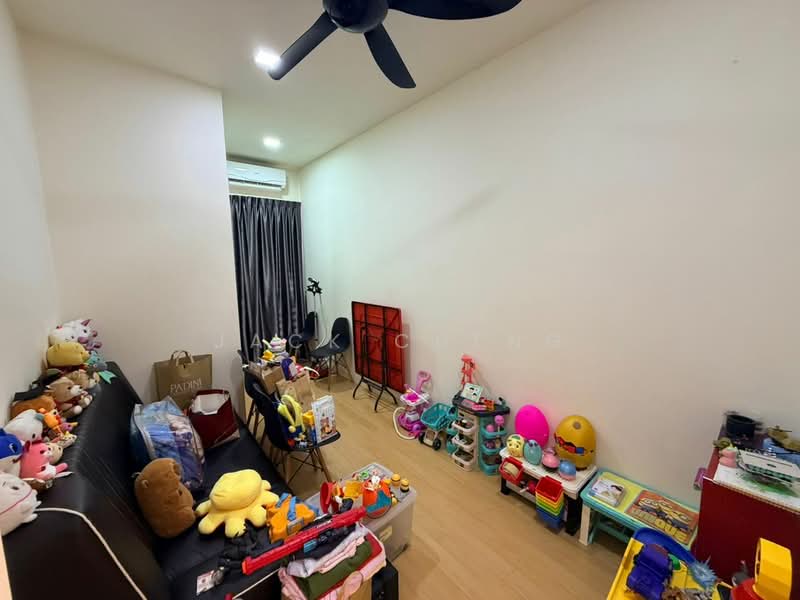 2-storey Terraced House for Sale in Taman Desa Country Homes (Rawang) - Jack Cheng - Living Room - PropertyGuru.com.my