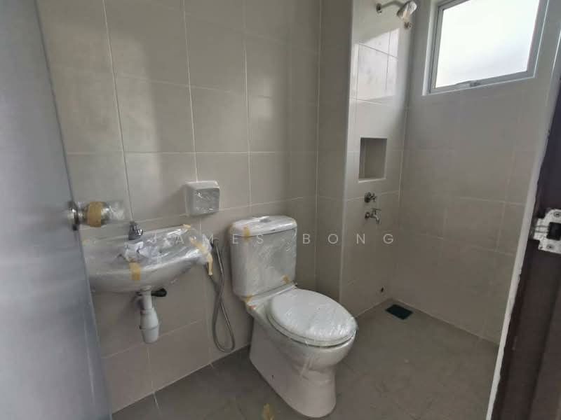 Rumah Teres 2 Tingkat untuk Dijual di Pasir Gudang (Johor) - James Bong - Bathroom - PropertyGuru.com.my