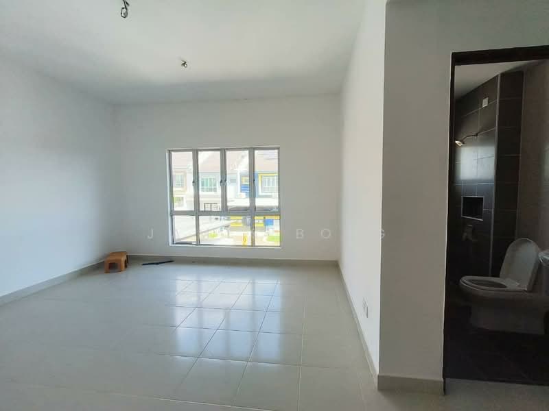 Rumah Teres 2 Tingkat untuk Dijual di Pasir Gudang (Johor) - James Bong - Living Room - PropertyGuru.com.my